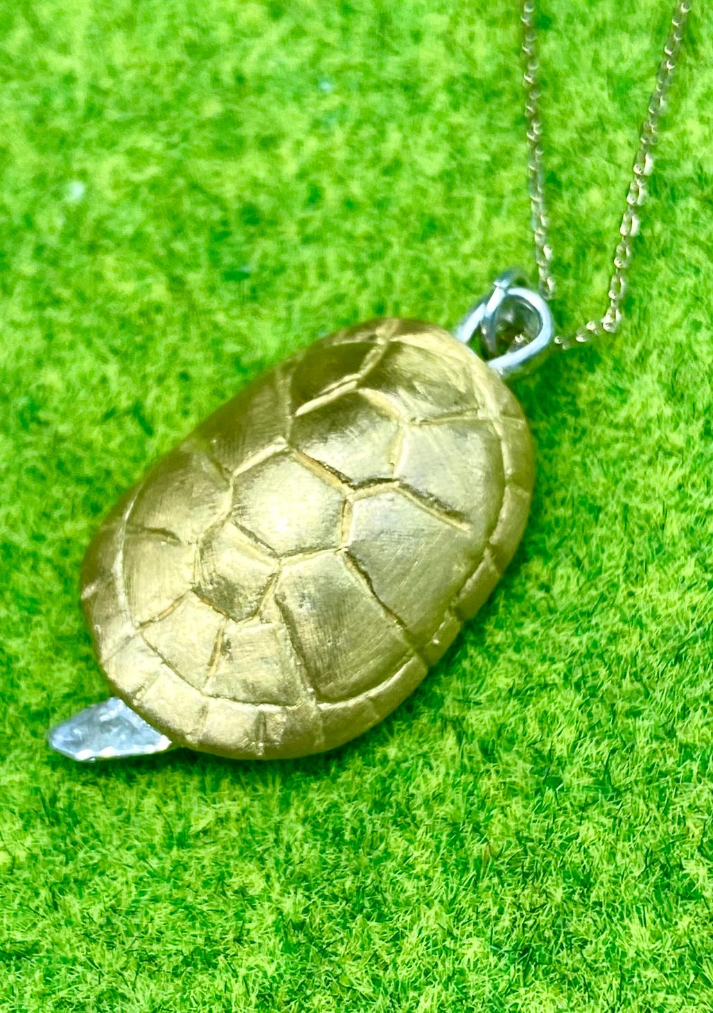 亀甲羅尻尾付きペンダントネックレス